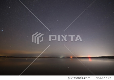 北海道網走湖上空的星空 北海道網走湖上空的星空 143663576