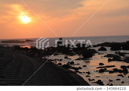 深浦的日落海景 深浦的日落海景 143664228