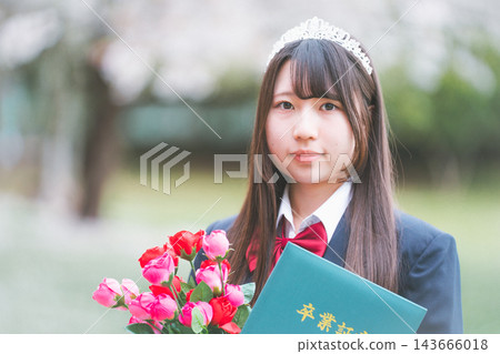 高中女生 畢業生 畢業 143666018
