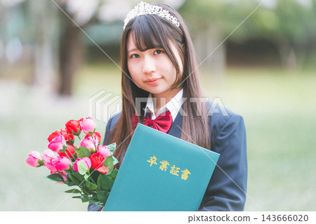 高中女生 畢業生 畢業 143666020