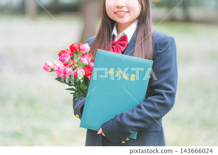 高中女生 畢業生 畢業 143666024