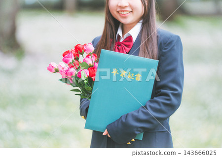 高中女生 畢業生 畢業 143666025