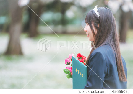 high school girl, graduate, graduation 143666033