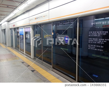 boarding platform at a subway station in South Korea boarding platform at a subway station in South Korea 143666331