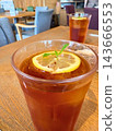 Enjoy a cold drink during teatime. 143666553