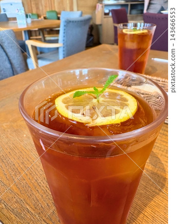 下午茶時間，不妨享用一杯冰飲。 143666553