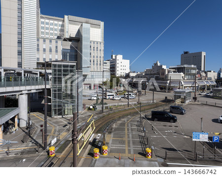 2026年9月,高岡站前,朝古城公園入口方向的景色 2026年9月,高岡站前,朝古城公園入口方向的景色 143666742