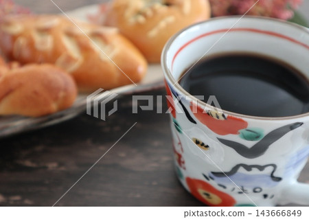 咖啡和自製麵包 咖啡和自製麵包 143666849