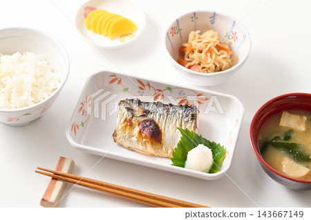 Meal menu at a senior care facility: Salt-grilled mackerel, dried daikon radish, pickles, rice, miso soup Meal menu at a senior care facility: Salt-grilled mackerel, dried daikon radish, pickles, rice, miso soup 143667149