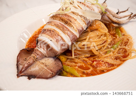 Squid, spaghetti, pasta (パスタ スパゲッティ) Squid, spaghetti, pasta (パスタ スパゲッティ) 143668751