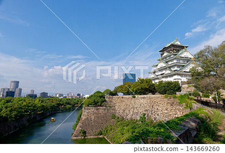大阪城塔、護城河以及 OBP 和 OAP 等高層建築。 大阪城塔、護城河以及 OBP 和 OAP 等高層建築。 143669260