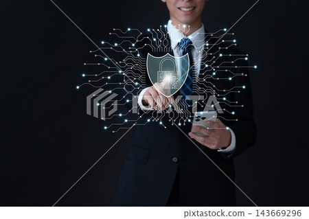 黑色背景下，安保措施加強的商人 143669296