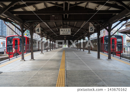 復古風格的車站月台(福岡縣門司湖站) 復古風格的車站月台(福岡縣門司湖站) 143670162