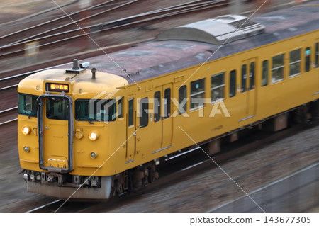 【JR西日本】山陽本線115系列車(直達白眉線) 【JR西日本】山陽本線115系列車(直達白眉線) 143677305