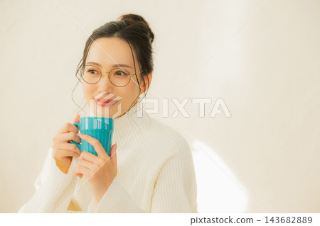 針織女性 針織女性 143682889