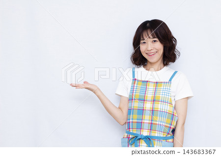 家庭主婦做介紹 143683367