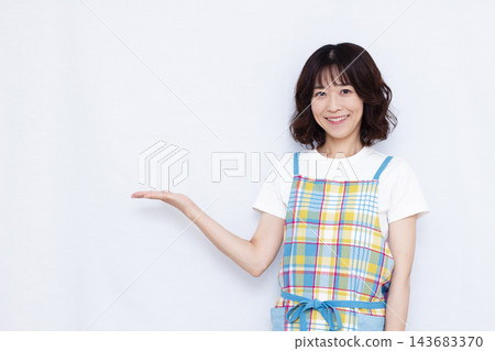 家庭主婦做介紹 143683370