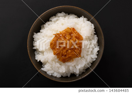 明太子(辣鱈魚子)、滑子菇、米飯 明太子(辣鱈魚子)、滑子菇、米飯 143684485