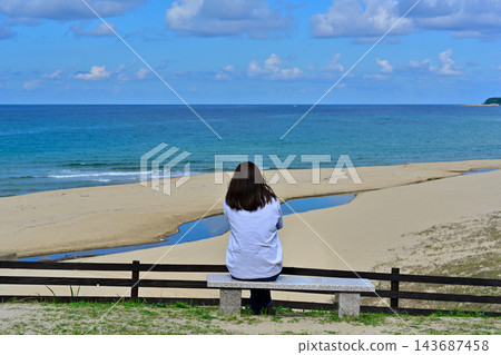 看海的女人 看海的女人 143687458