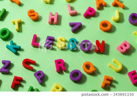“LESSON”的字母 “LESSON”的字母 143691150