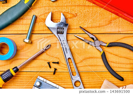 板上的DIY工具 板上的DIY工具 143691500