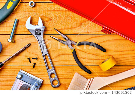 板上的DIY工具 板上的DIY工具 143691502