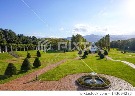 從觀景休息室可欣賞下沉式花園和運河/前田森林公園的景色 從觀景休息室可欣賞下沉式花園和運河/前田森林公園的景色 143694283