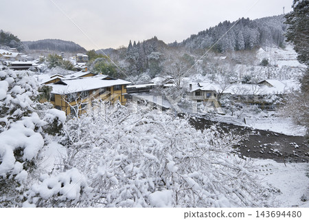 黑川溫泉,熊本縣,白雪皚皚。 黑川溫泉,熊本縣,白雪皚皚。 143694480