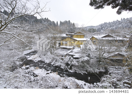 黑川溫泉，熊本縣，白雪皚皚。 143694481