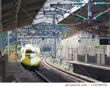 在熱海站的「黃希醫師」檢查列車 在熱海站的「黃希醫師」檢查列車 143696495