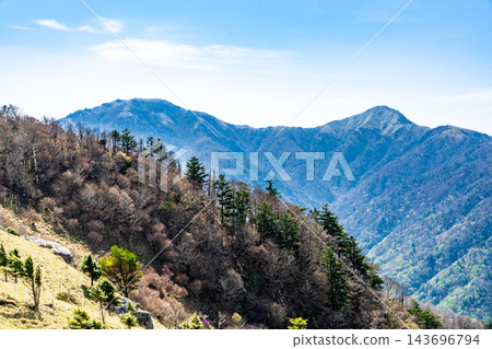 【劍山國定公園】初夏前往泊丸的登山步道,眺望劍山和次郎貝 (2) 德島縣三好市 【劍山國定公園】初夏前往泊丸的登山步道,眺望劍山和次郎貝 (2) 德島縣三好市 143696794