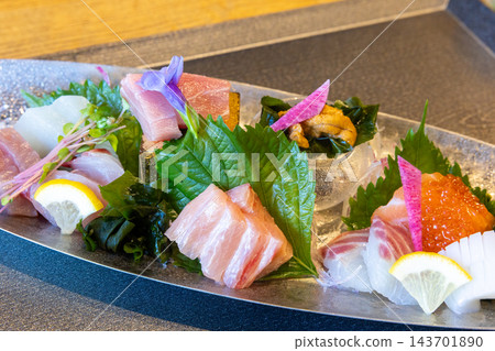 生魚片拼盤 143701890
