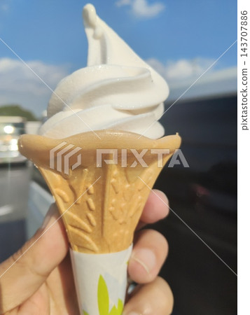 看起來很好吃的軟冰淇淋 看起來很好吃的軟冰淇淋 143707886