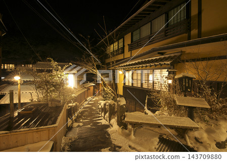 熊本縣:白雪皚皚的黑川溫泉 熊本縣:白雪皚皚的黑川溫泉 143709880