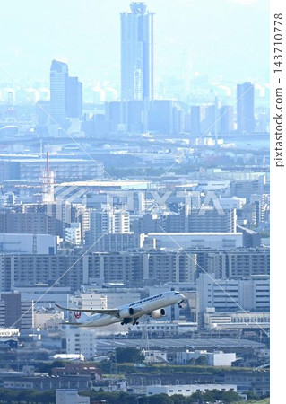 池田市馬尤山:馬尤平展望台可將大阪伊丹機場的全景盡收眼底。 池田市馬尤山:馬尤平展望台可將大阪伊丹機場的全景盡收眼底。 143710778
