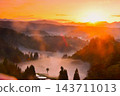 The dawn over the Yamakoshi rice terraces, enveloped in a sea of clouds and morning light. 143711013