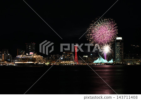神戶港:週末煙火表演和遊輪啟航 神戶港:週末煙火表演和遊輪啟航 143711408