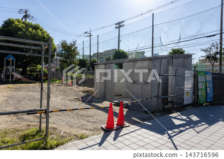 大阪府吹田市豐津公園公共廁所翻新及興建工地（2026 年 10 月拍攝）。 143716596