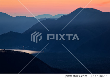 從精進湖全景台上看到的西湖和蘆田山。 143718656