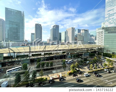 東京車站八重洲出口，用智慧型手機拍攝。 143719222