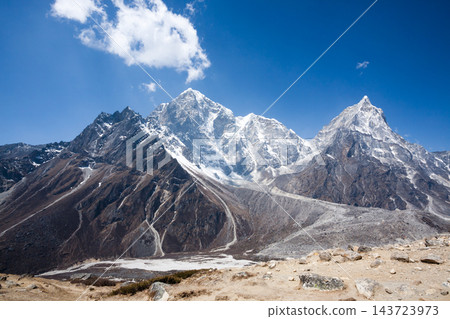 Everest base camp trekking path in Dingboche area, Nepal Everest base camp trekking path in Dingboche area, Nepal 143723973