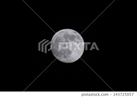 Full moon shining in the night sky over Keelung Full moon shining in the night sky over Keelung 143725057