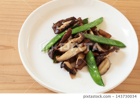 奶油醬油炒荷蘭豆和蘑菇 奶油醬油炒荷蘭豆和蘑菇 143730034