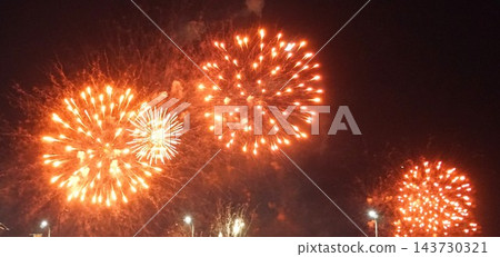 紅色煙花 紅色煙花 143730321