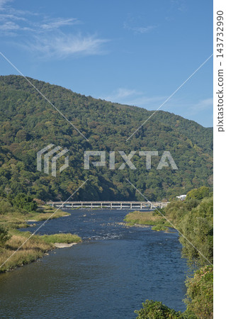 從大井川眺望渡月橋和嵐山山脈(6) 從大井川眺望渡月橋和嵐山山脈(6) 143732990