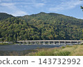 從大井川眺望渡月橋和嵐山山脈（8） 143732992