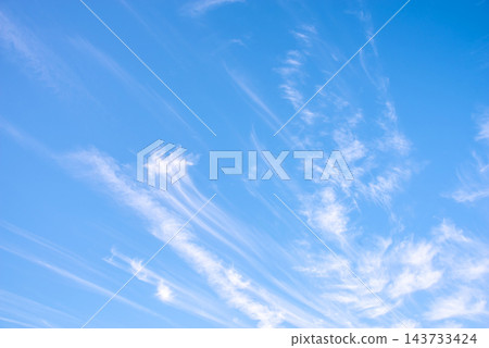 天空景象:秋日的天空,秋日的雲朵 天空景象:秋日的天空,秋日的雲朵 143733424