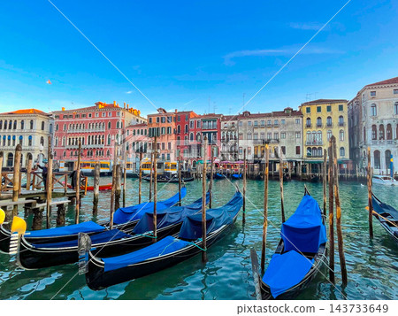 Canals of Venice, Italy Canals of Venice, Italy 143733649
