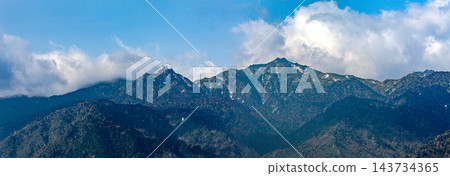 屋久島全景，宮之浦山，日本百名山之一（春季） 143734365
