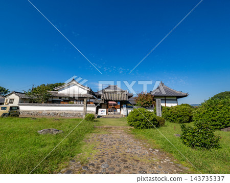 Autumn sky and the ruins of Kawara-dera Temple in the Asuka World Heritage Site Autumn sky and the ruins of Kawara-dera Temple in the Asuka World Heritage Site 143735337